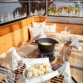 Geschenkidee  Chääsgondeli am Walensee - Fondue in privater Gondel (für 4 Personen) 