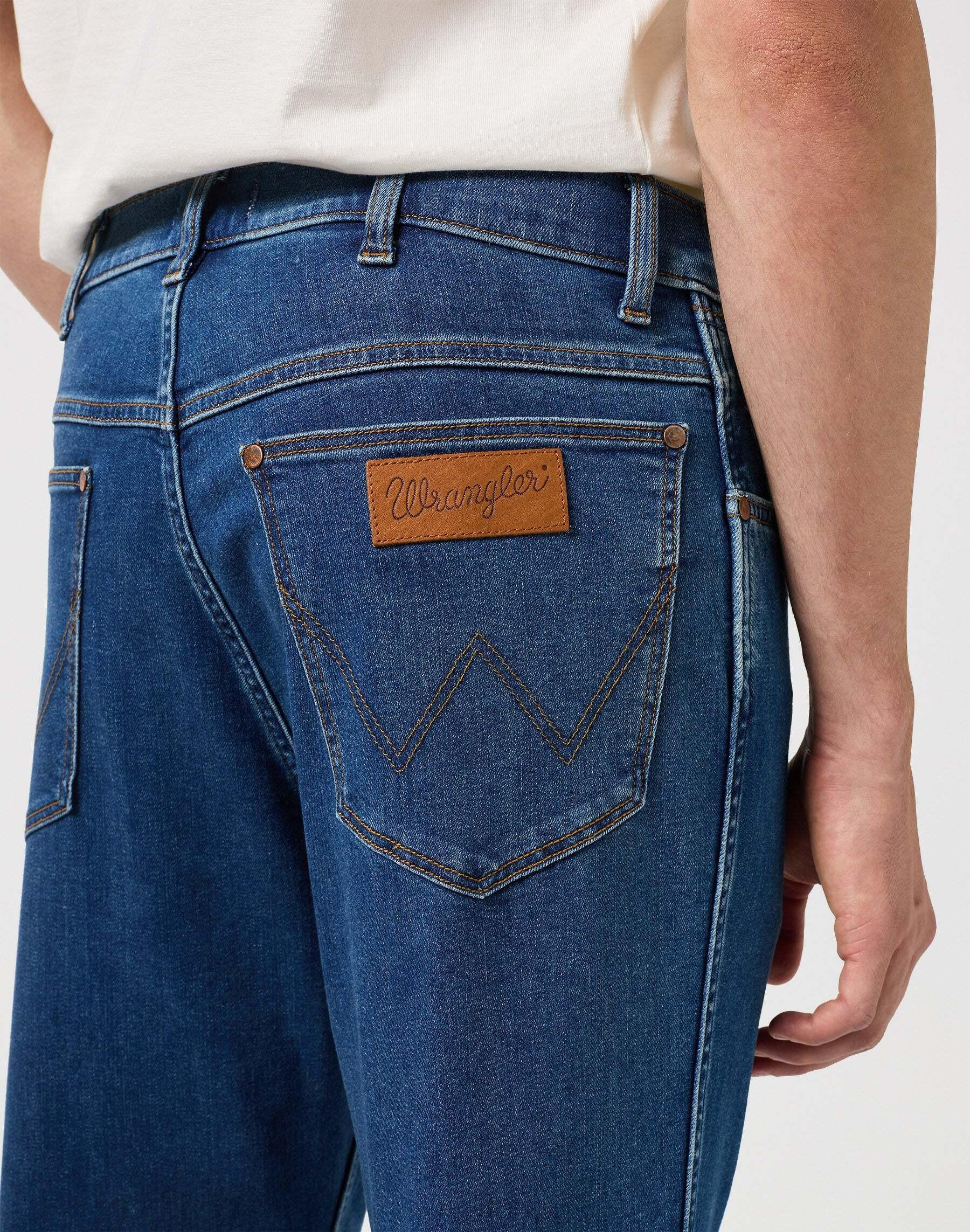 Wrangler River Regular Tapered Fit Jeans  