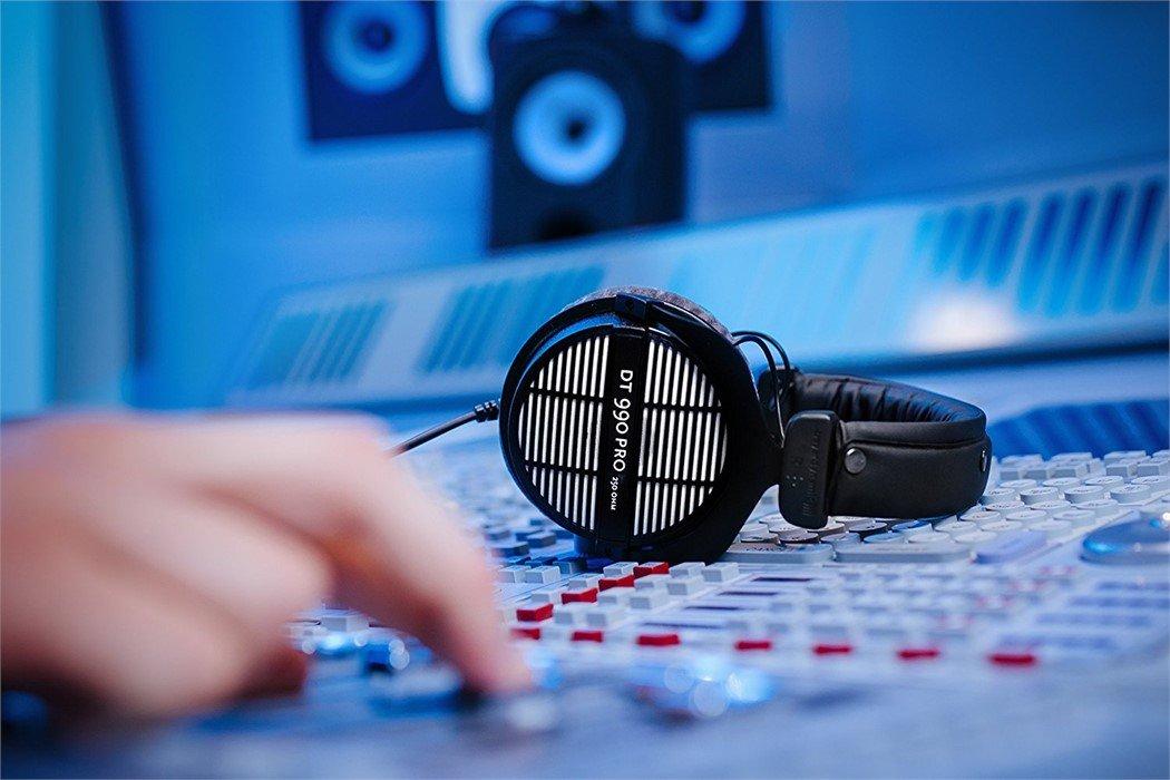 Beyerdynamic  DT 990 Pro casque 