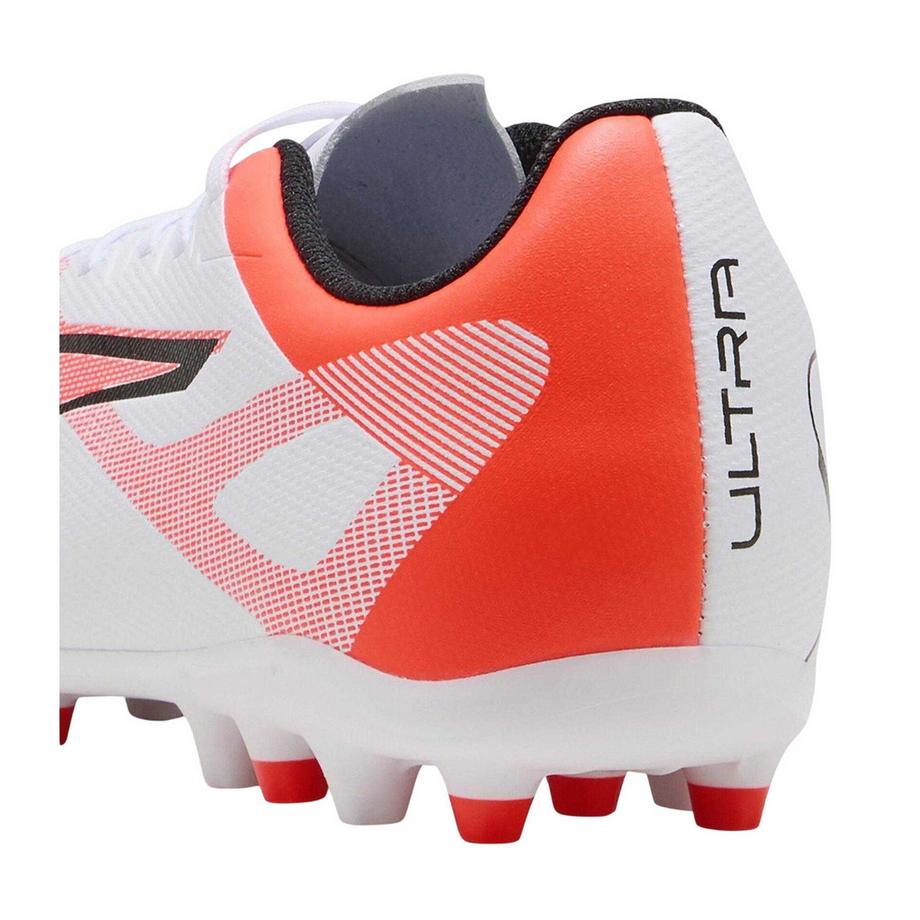 PUMA Chaussures de foot Ultra 5 Play pour terrain ferme  