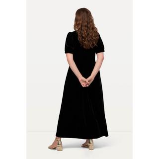 Ulla Popken  Robe traditionnelle bavaroise en velours, coutures princesse, col rond, manches courtes 