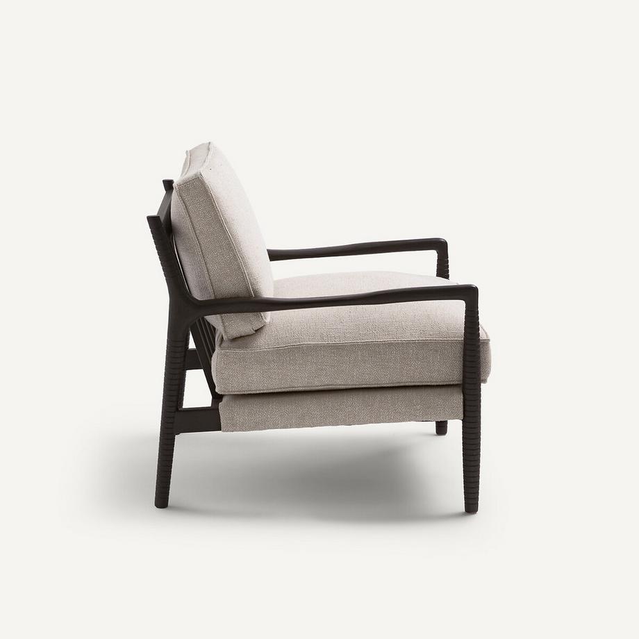 AM.PM Sessel aus gebeizter Esche und meliertem Baumwollstoff  