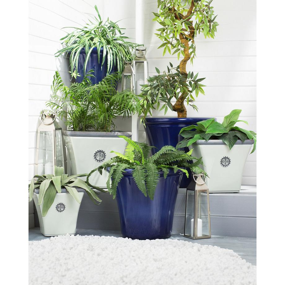 Beliani Set mit 2 Blumentöpfen aus Lehm-Faser-Mischung Retro ELATEIA  