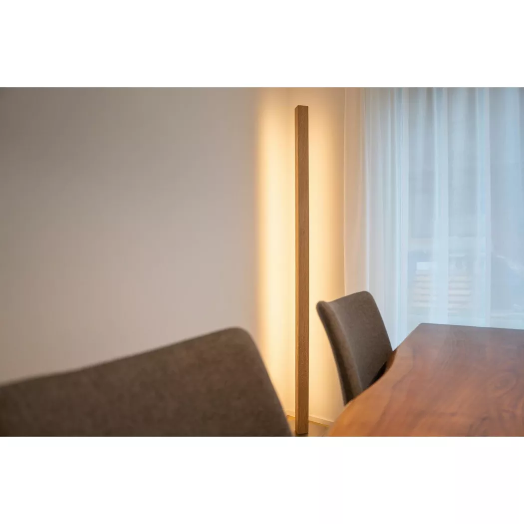 kln.swiss – Stehlampe Columna Eiche, 180cm, Eiche