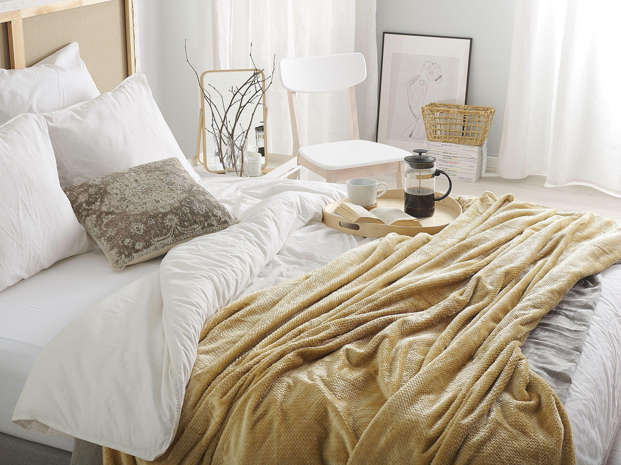 Beliani Moderne Polyester Kuscheldecke  