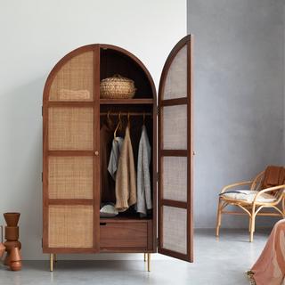 Tikamoon Armoire en orme et cannage Lisbeth  