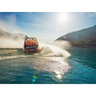 Smartbox  Activité de plein air à Interlaken : balade en jet boat en famille avec briefing - Coffret Cadeau 