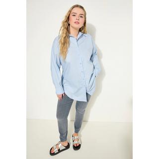 Studio Untold  Bouse oversized à manches longues. Patte de boutonnage au dos 