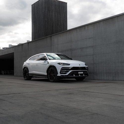 Geschenkidee  Lamborghini Urus für 6 Stunden fahren - Ohne Kilometerbegrenzung (für 1 Person) 