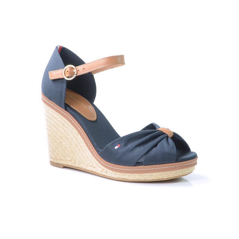 Iconic Elena Sandal-41