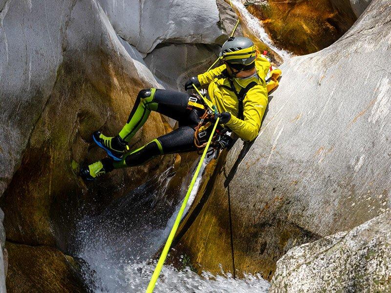 Smartbox  Emozionante tour di canyoning ad Alpnach per 2 persone - Cofanetto regalo 