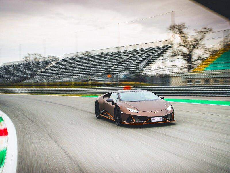 Smartbox  Pilotage 1 tour au volant d'une Lamborghini Huracan EVO sur le circuit d'Hockenheim - Coffret Cadeau 