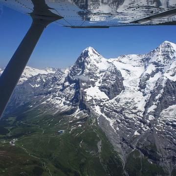 Rundflug 100 Minuten - 3 mögliche Routen (für 2 Personen)