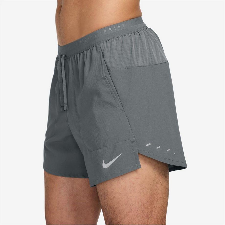 NIKE  Stride Pantaloncini Da Corsa 