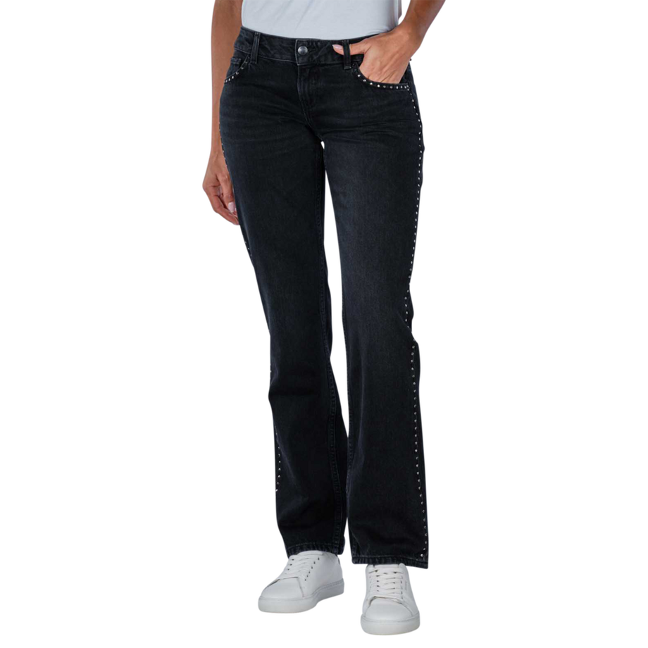 Stud Ultra Low Slim Fit