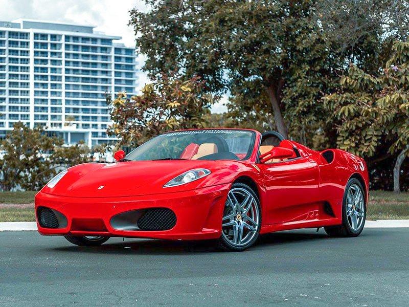 Smartbox  Conduite sur route : 1 Ferrari F430 Spider à louer pour 12h - Coffret Cadeau 