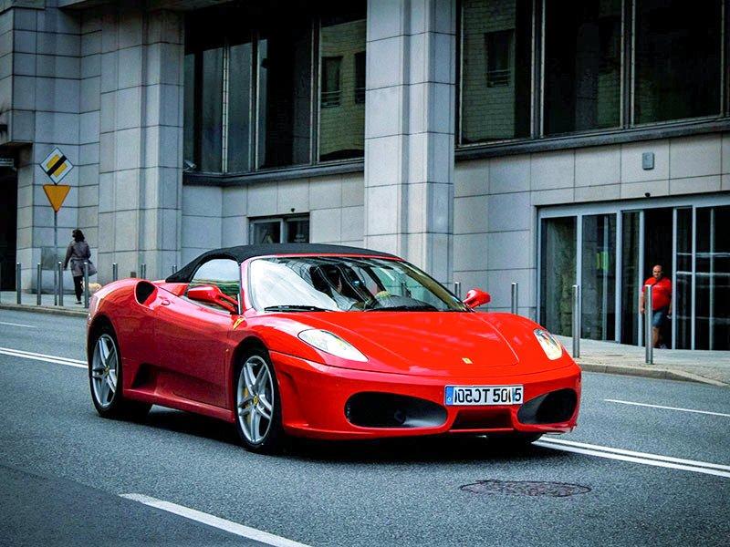 Smartbox  Fahren auf der Strasse: 1 Leih-Ferrari F430 Spider für 12 Stunden - Geschenkbox 