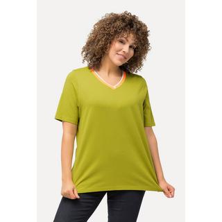 Ulla Popken  T-shirt con orli a righe, scollo a V e mezze maniche 