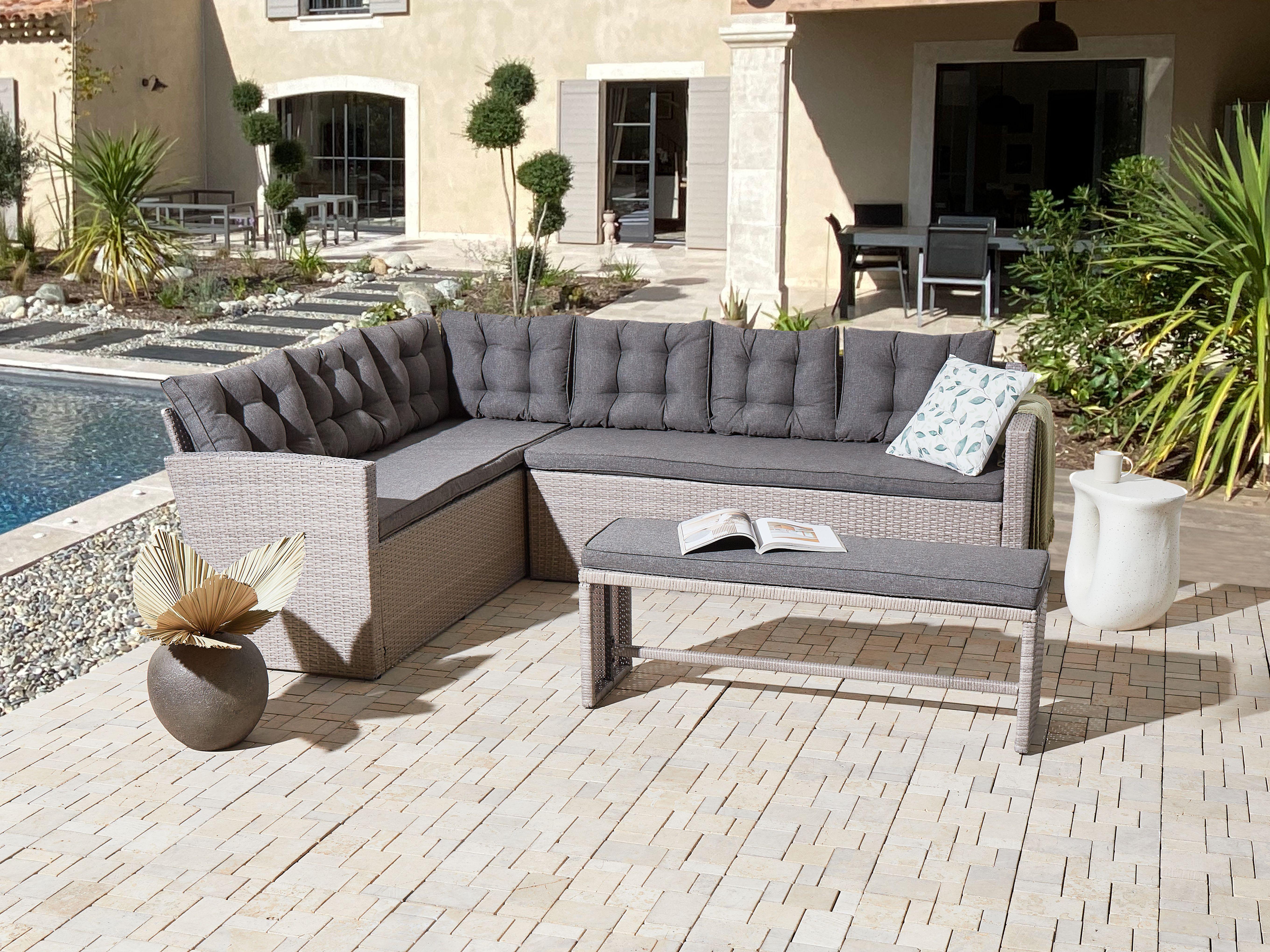 Beliani Canapé d'angle en Polyrotin Traditionnel VITERBO  