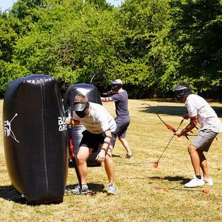 Geschenkidee  Spiele einen Mix zwischen Paintball und Bogenschiessen (für 2 Personen) 