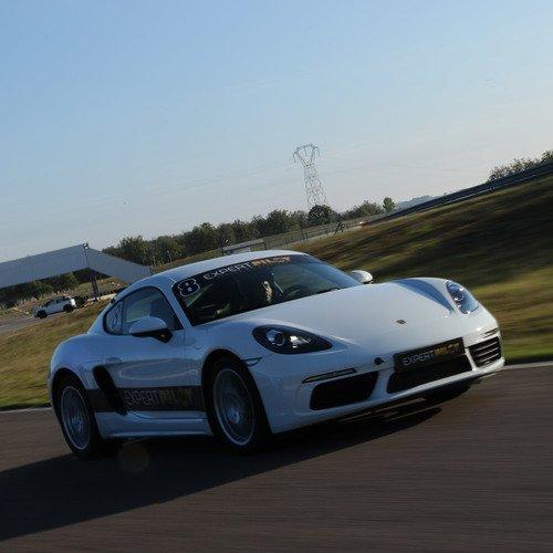 Geschenkidee  Pilotage "Silver", 2 tours de circuit sur Porsche Cayman ou Alpine A110 (pour 1 personne) 