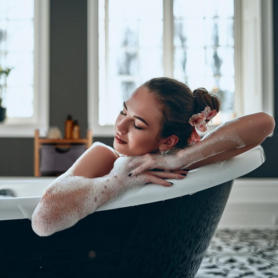 B2X Mensola da bagno con 3 cesti per la biancheria grigia  