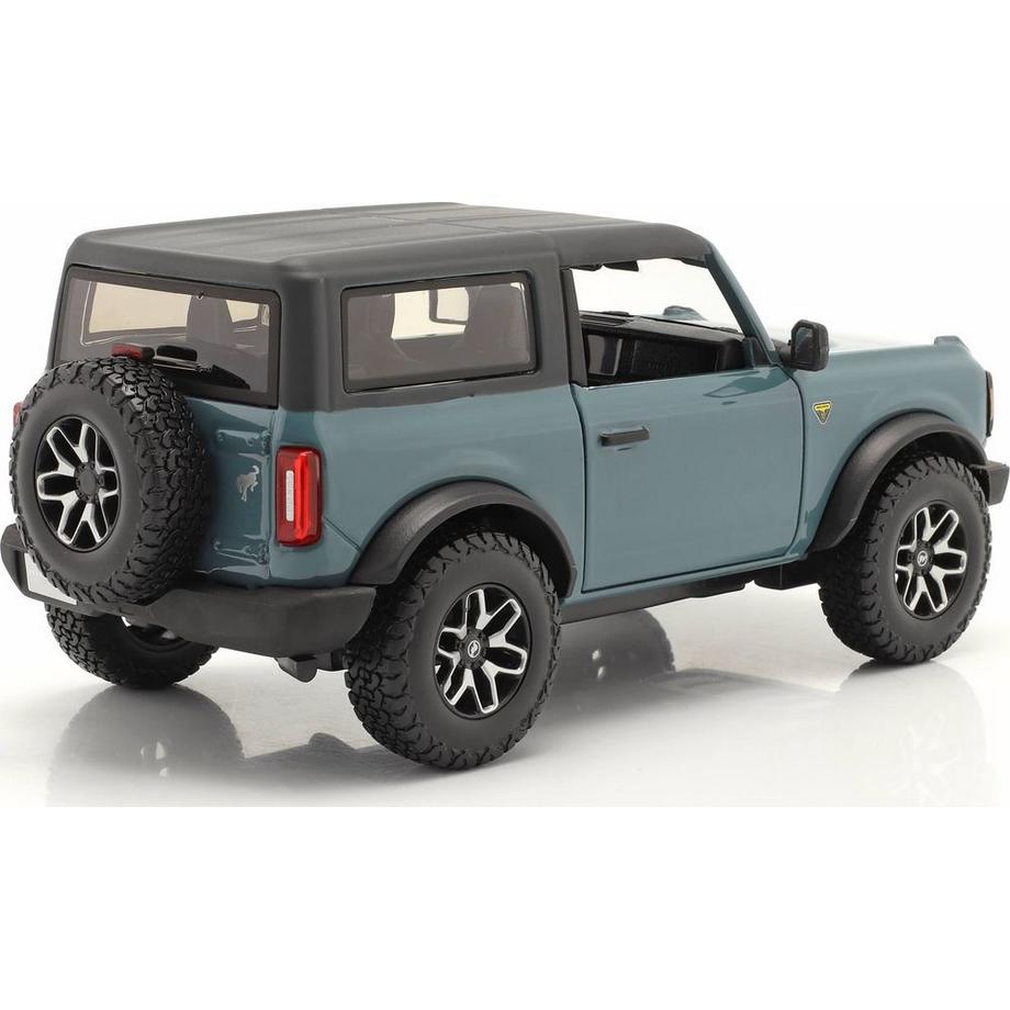 Maisto  1:24 Ford Bronco Badlands 2021 Orange 