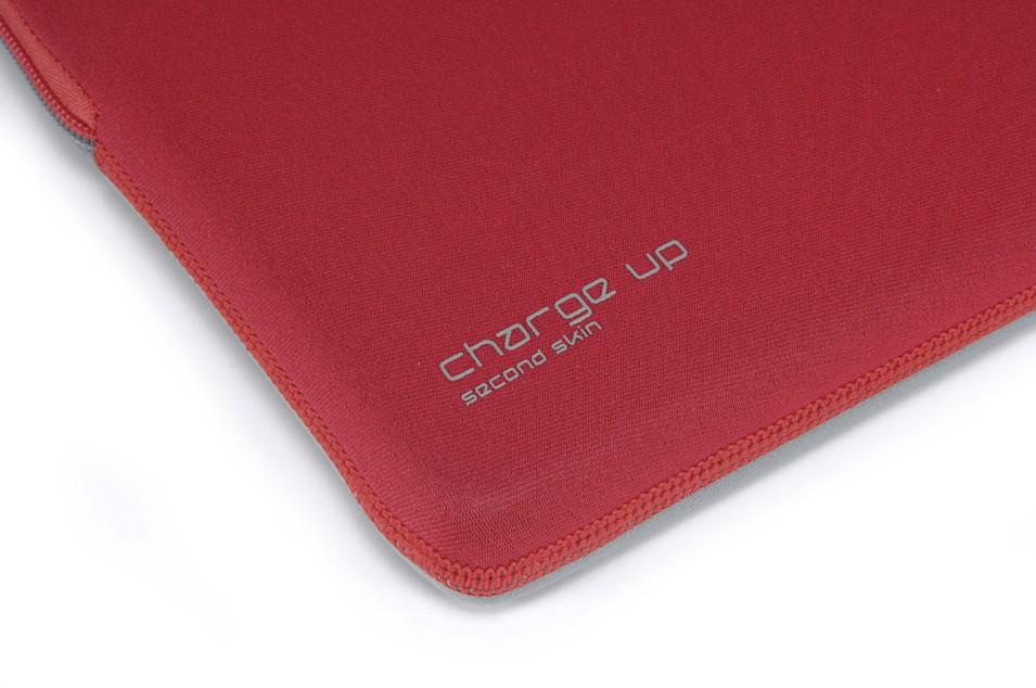 TUCANO  Sleeve Charge Up für Apple MacBook Pro 17"  Rot 
