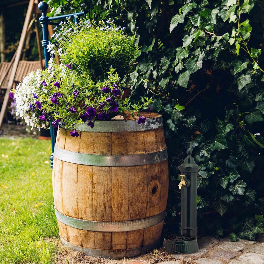 B2X  Antiker Standbrunnen 