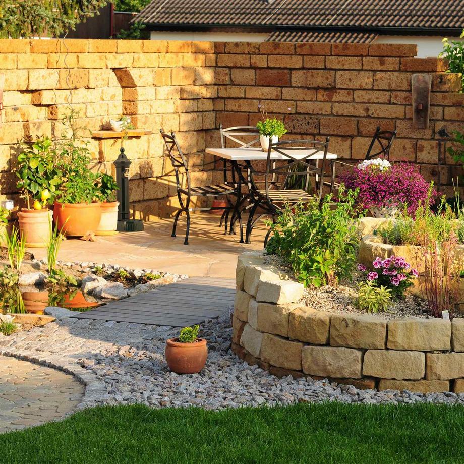 B2X  Antiker Standbrunnen 