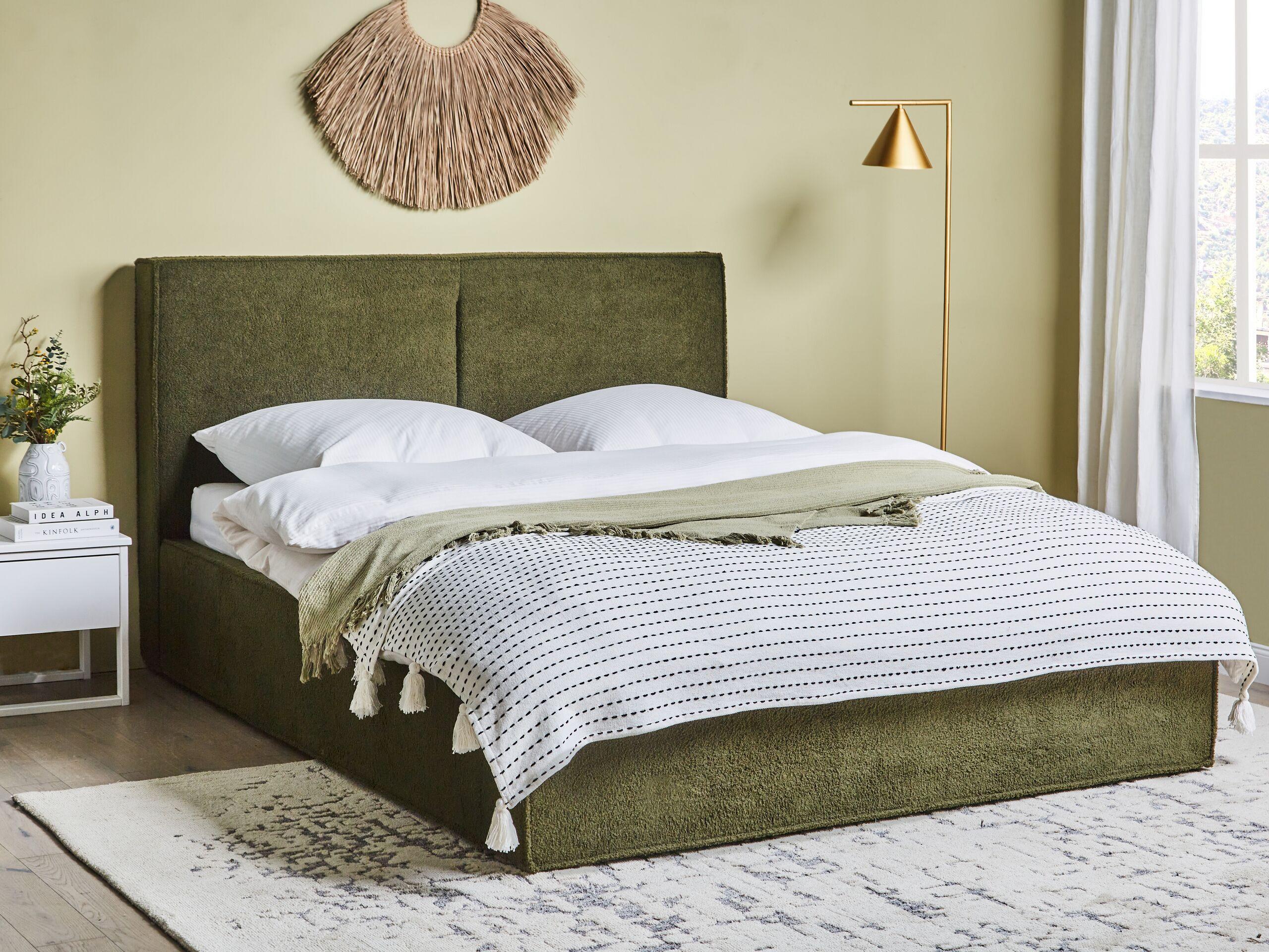 Beliani Bett mit Lattenrost aus Bouclé Modern MOISSAC  