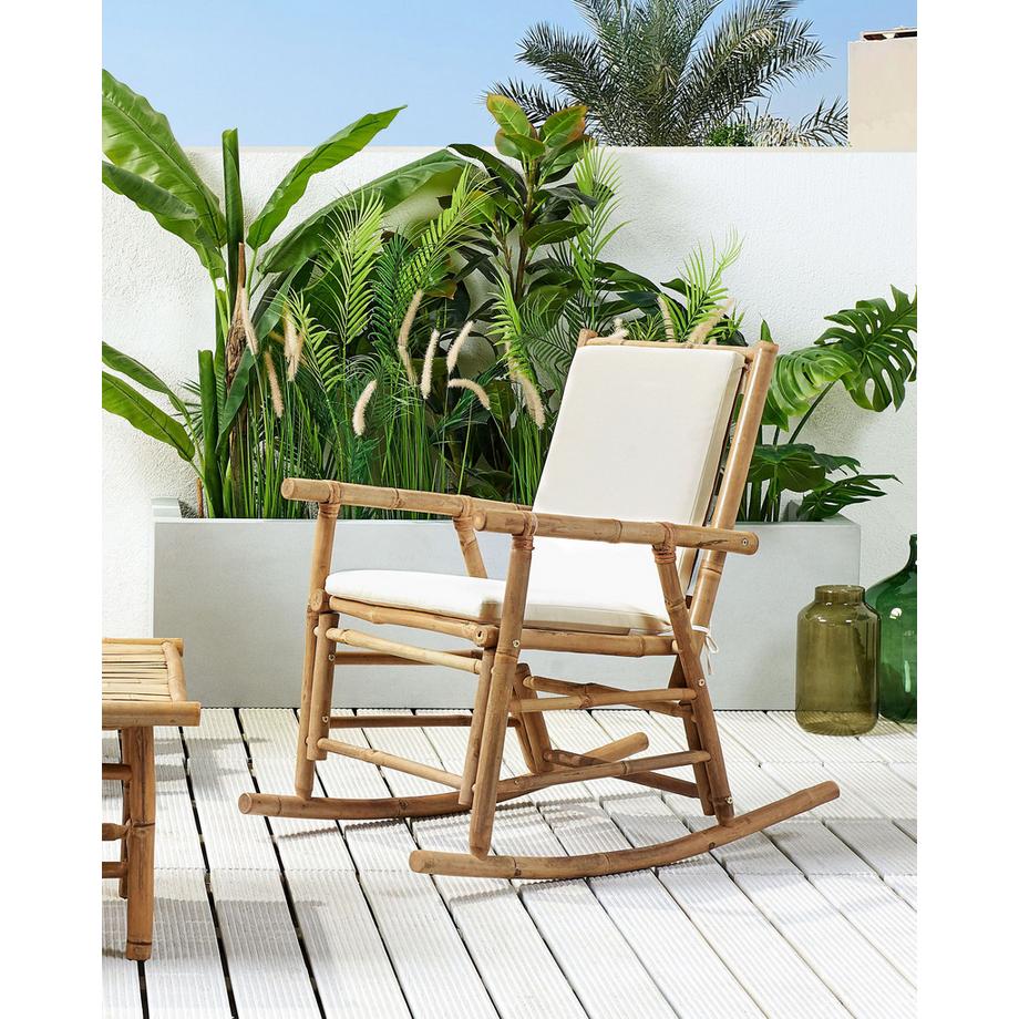 Beliani Garten-Schaukelstuhl aus Bambusholz Boho FRIGOLE  