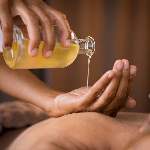 Geschenkidee  Massage mit hausgemachten Bio-Ölen & kostenloser Kräutertee (für 1 Person) 