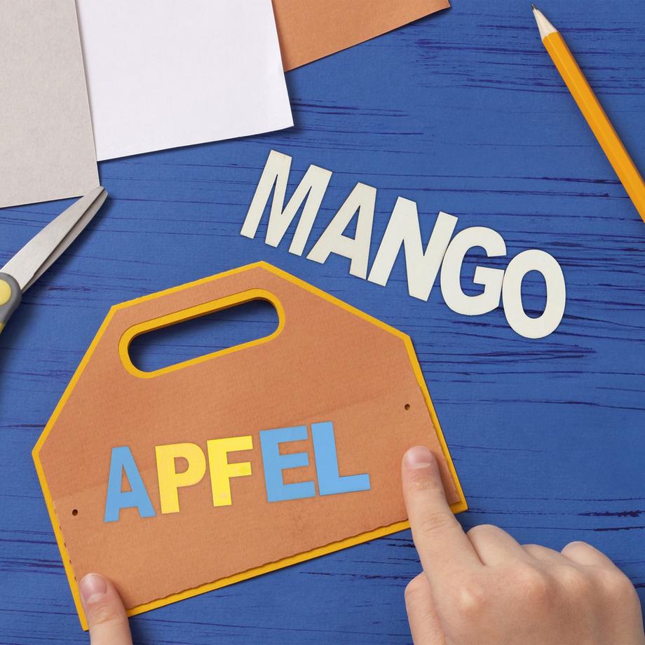 B2X  Buchstaben und Zahlen aus Holz 144 Teile 