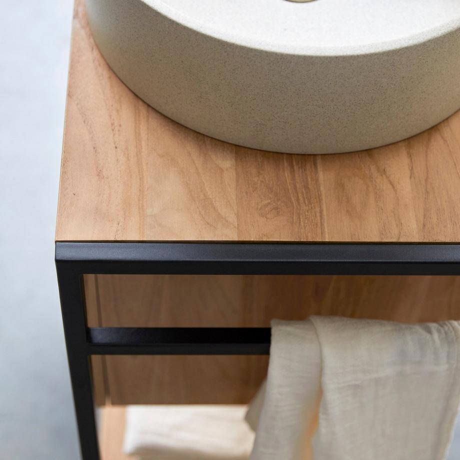 Tikamoon Waschtischunterschrank aus massivem Teakholz und Metall 60 cm Michal  