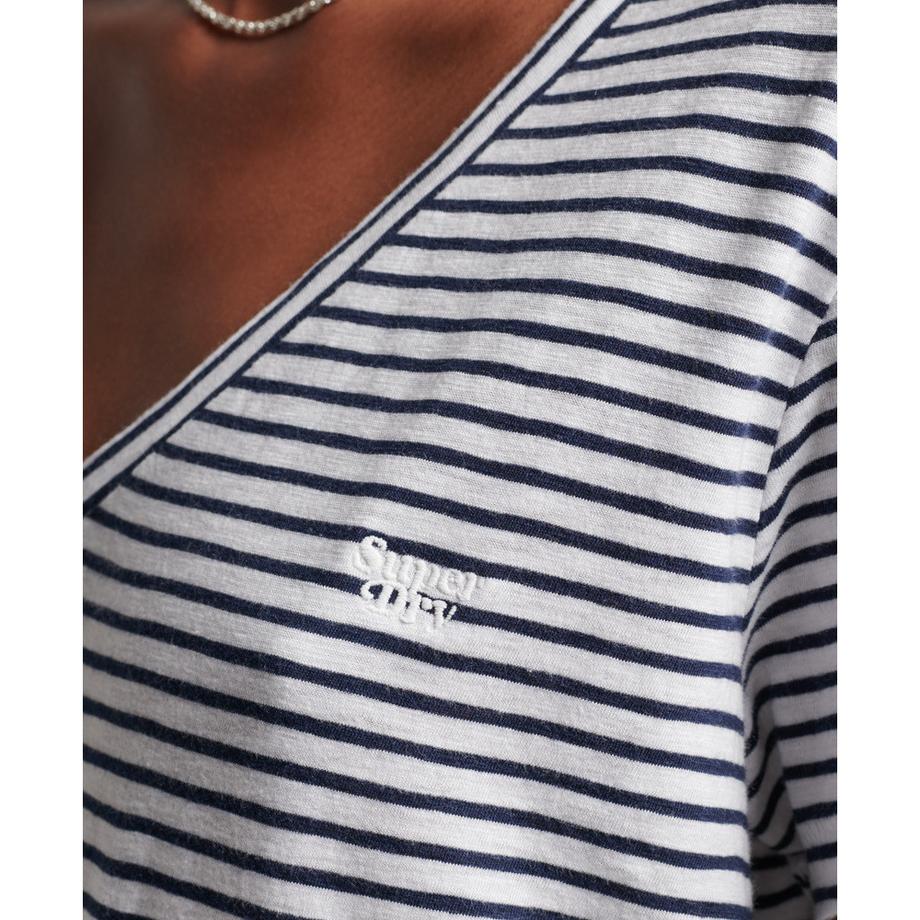 Superdry T-shirt scollo a V ricamata fiammata  