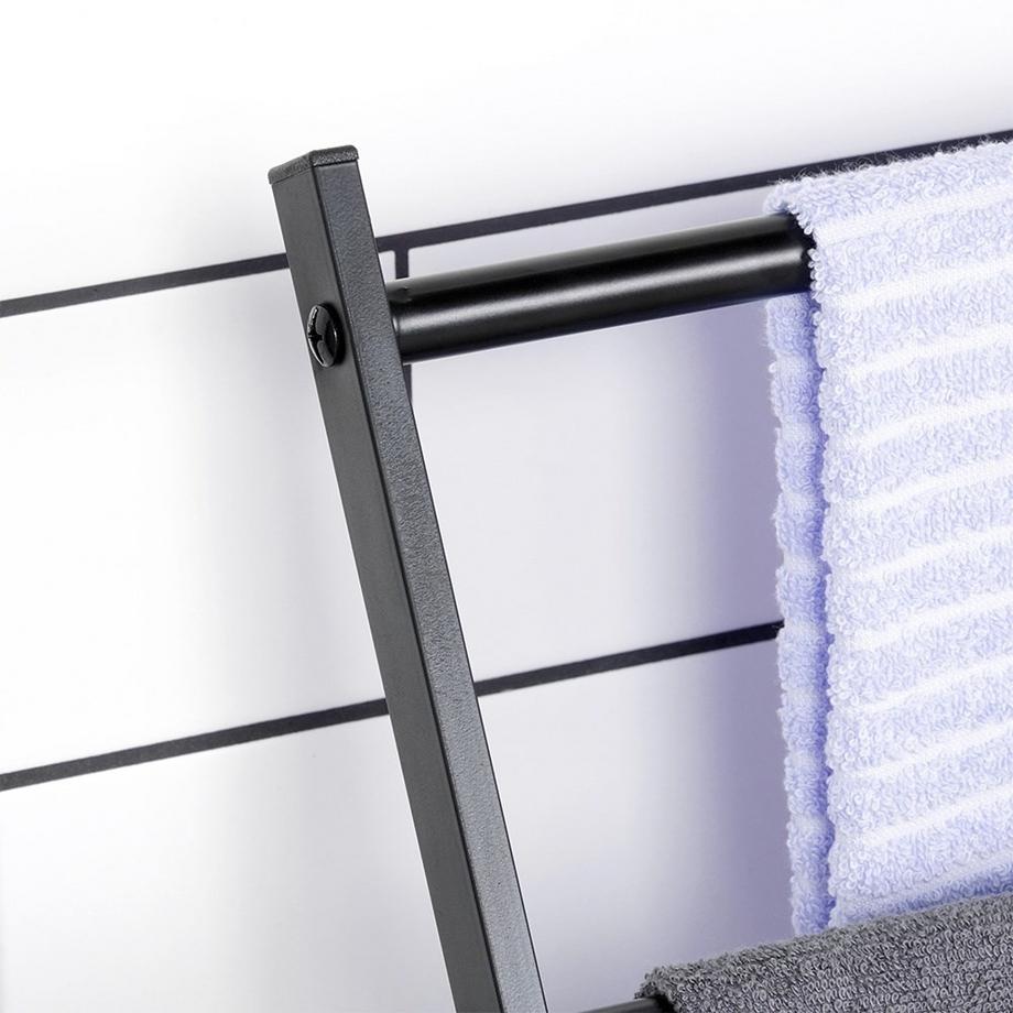 B2X  Freistehender Handtuch- und Kleiderbügel ausem Metall 