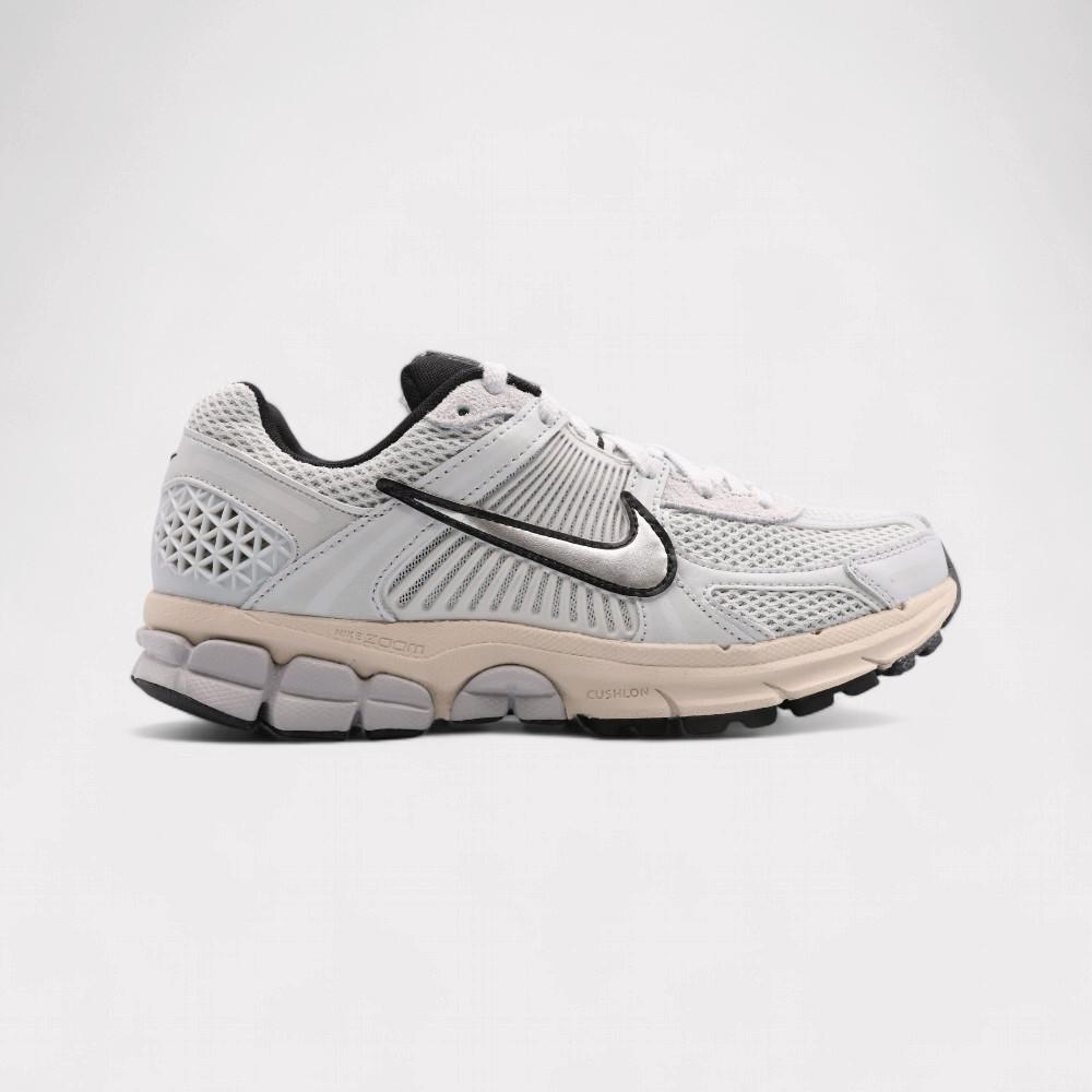 NIKE  Zoom Vomero 5 - Pure Platinum 