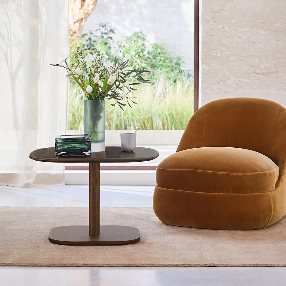 AM.PM Couchtisch MONCEAU aus massivem Nussbaumholz  