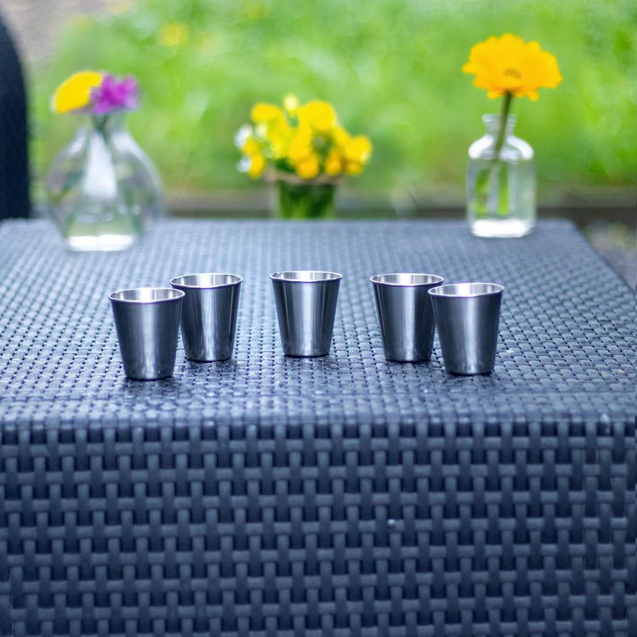 Intirilife Stapelbare Camping Becher (5er-Set)  