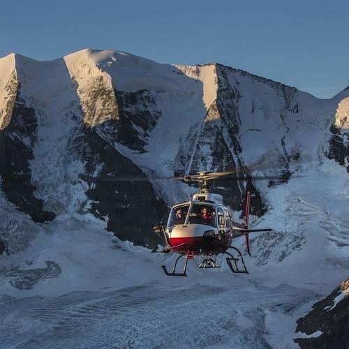 Geschenkidee  Helikopterflug über das Bernina Bergmassiv - 20 Minuten (für 1 Person) 