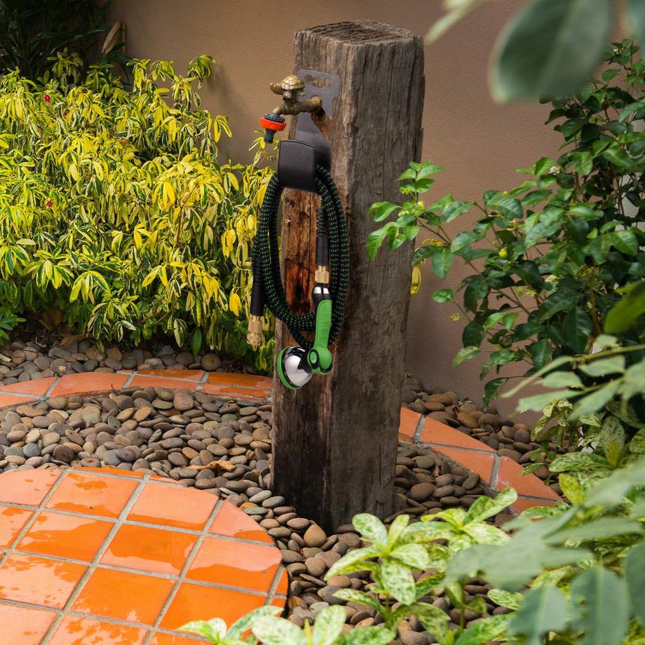 Northix  Flexibler Gartenschlauch mit Handbrause 