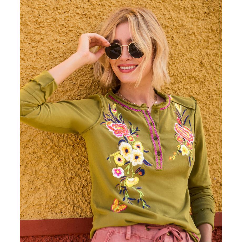Joe Browns Langarmshirt mit Blumenstickerei und Knopfleiste  