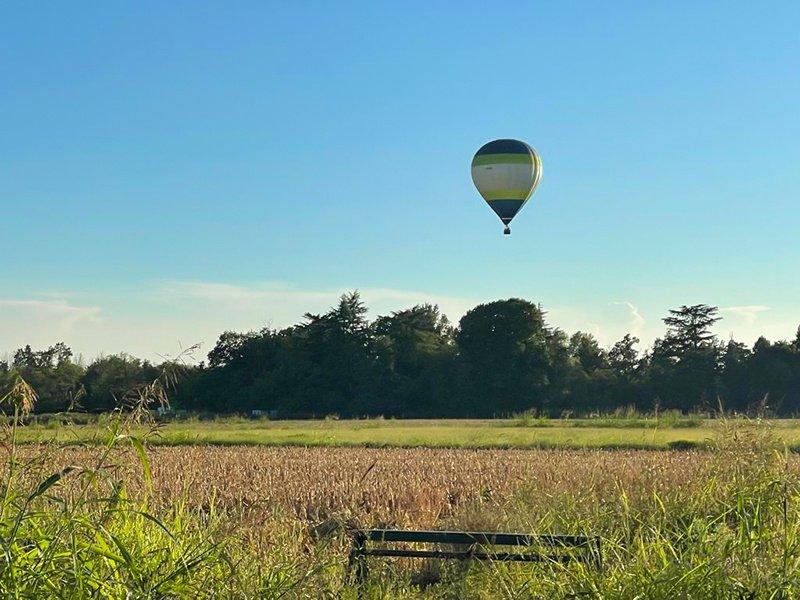 Smartbox  Un après-midi dans une montgolfière près de Milan avec un apéritif - Coffret Cadeau 