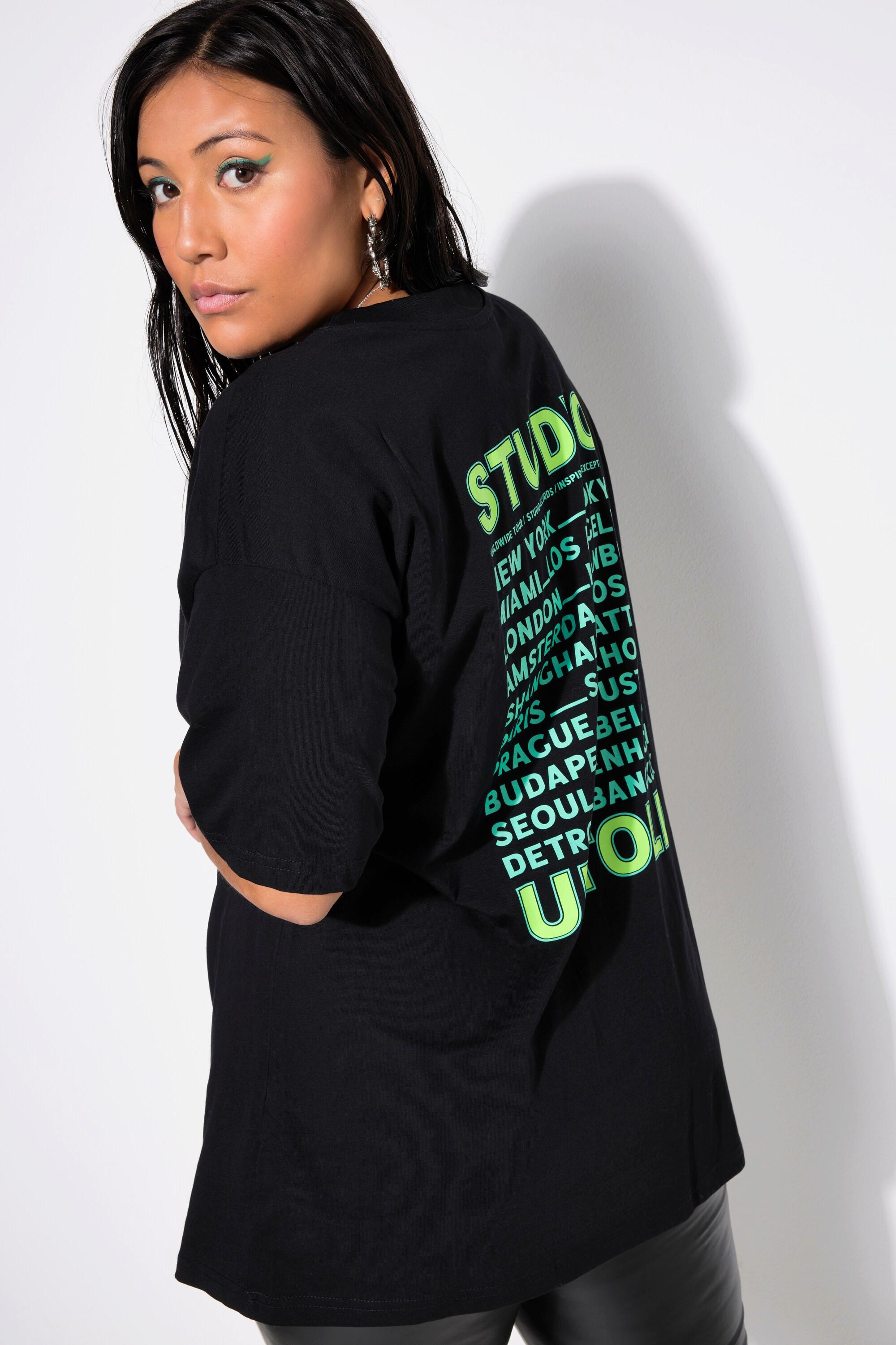 Studio Untold  T-shirt con band, taglio oversize e stampa dedicata al tour 