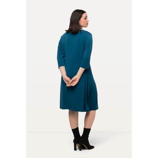 Ulla Popken  Robe en tissu fluide, décolleté en V et manches 3/4, drapé 