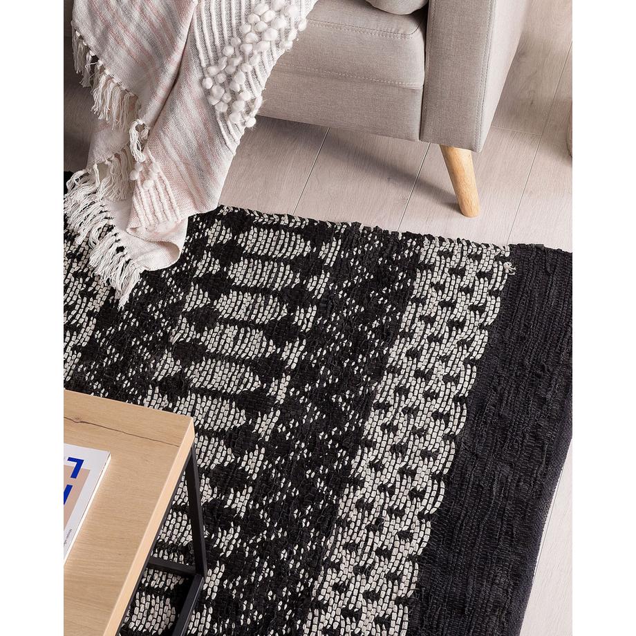 Beliani Teppich aus Echtleder Klassisch SOKUN  