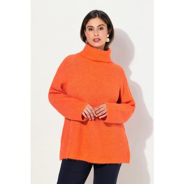 Maglione a costine con collo dolcevita, maniche lunghe e materiale riciclato