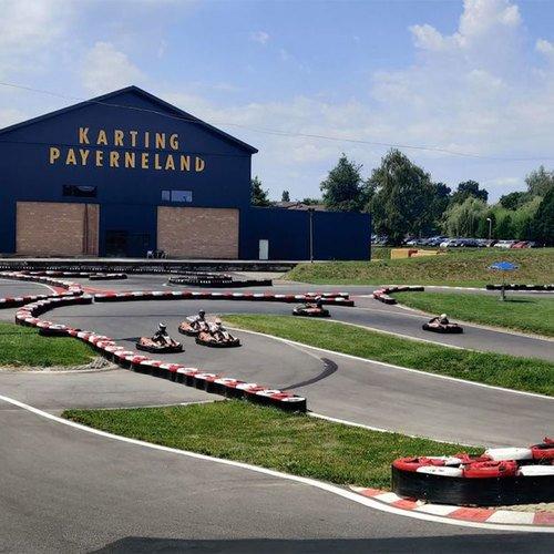 Geschenkidee  20 Minuten Go-Kart-Fahren pro Person mit kostenlosem Getränk (für 1 Pers.) 