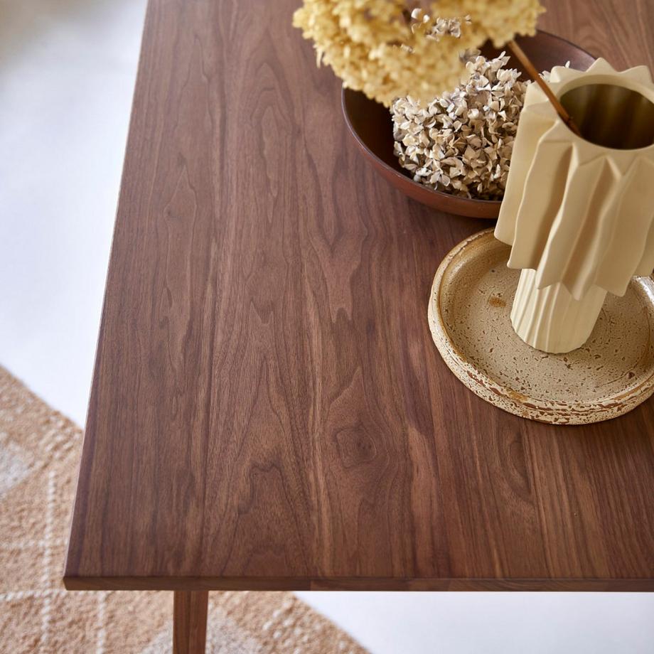 Tikamoon Table en noyer massif 6-8 pers. Esmée  